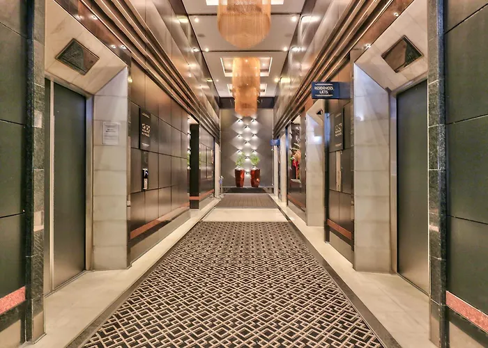 Urban Oasis Suite- Modern Comfort Meets Hotel Lux