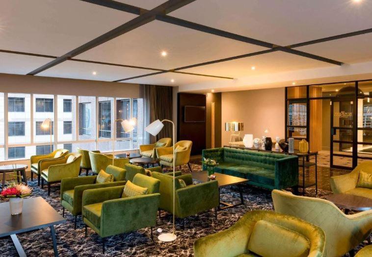 Apartment Urban Oasis Suite- Modern Comfort Meets Lux